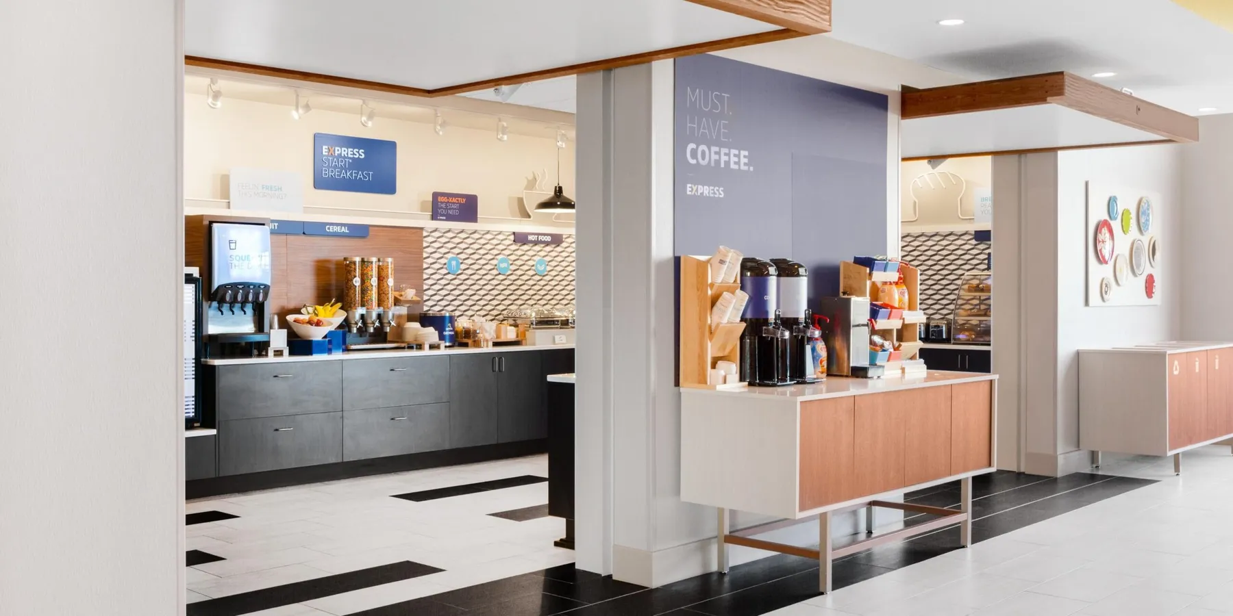 Holiday Inn Express breakfast and coffee bar